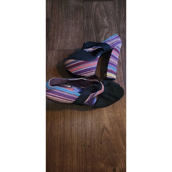 Fahrenheit Denim and Fabric Platform Heels - Picture 6 of 10